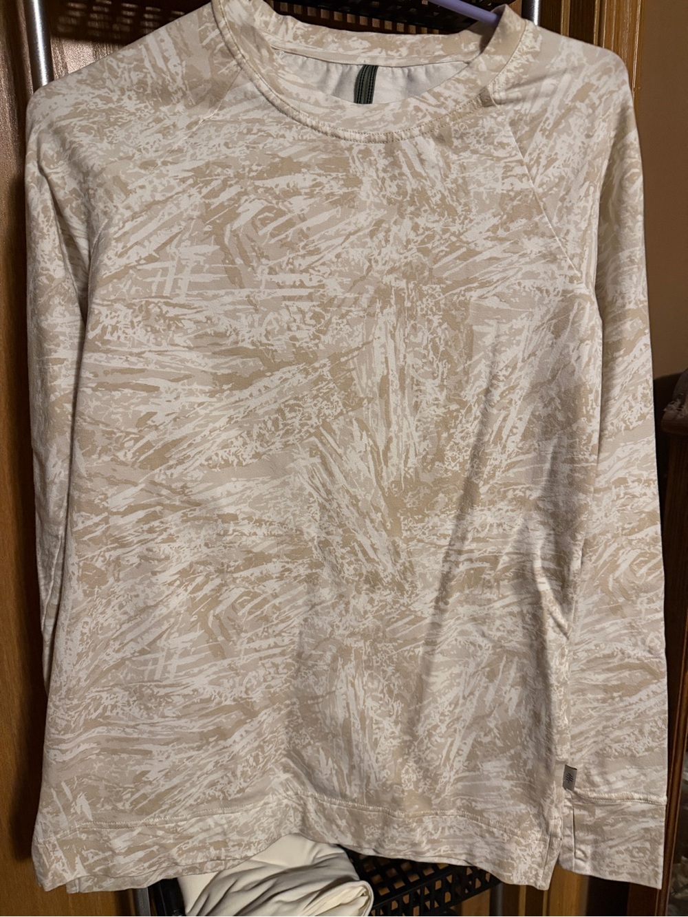 Royal Robbins Long Sleeve Tee in Beige and White Abstract Print